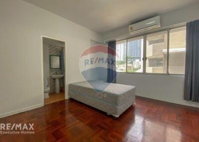 Spacious 3 Bed Condo for Rent near BTS Phrompong in Sukhumvit 24