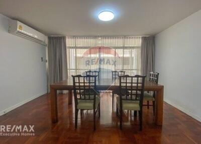 Spacious 3 Bed Condo for Rent near BTS Phrompong in Sukhumvit 24