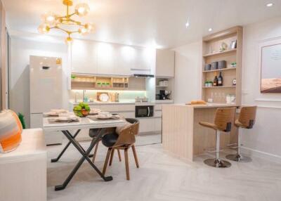 Modern kitchen with dining area