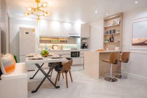 Modern kitchen with dining area