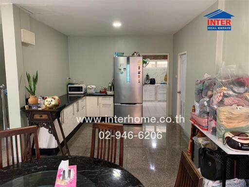 Modern Kitchen with Dining Area