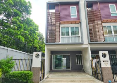 Front view of a modern townhouse