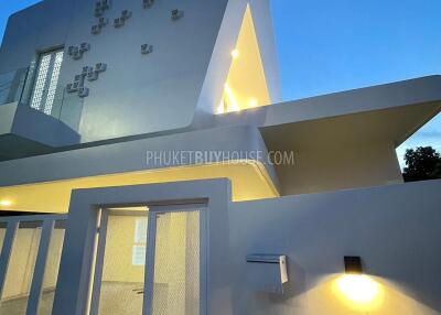 KTH22270: Enjoy Beautiful Mountain Views in This 4 Bedroom Villa for Sale in Kathu