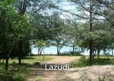 8 Rai of amazing Beachfront Land in Prachuap Khiri Khan (FINANCING POSSIBLE)