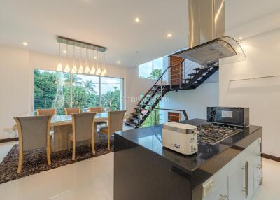 PAT21801: Four Bedroom Seaview Villa in Patong