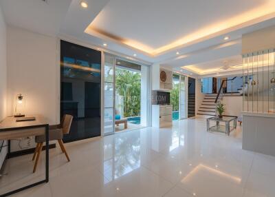 PAT21801: Four Bedroom Seaview Villa in Patong