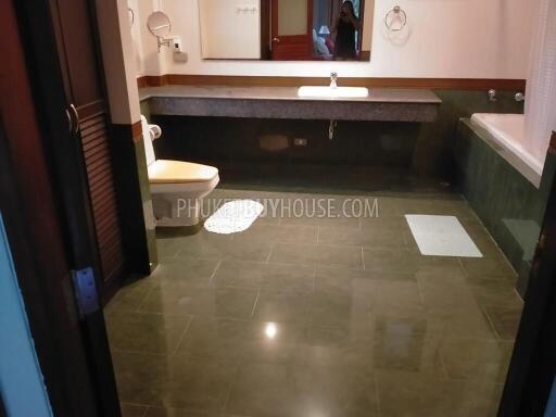 ISL7192: Four Bedroom House with a Pool in Koh Kaew