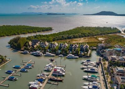 ISL6722: Luxury Penthouse with Own Yacht Marina in Koh Kaew