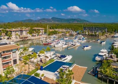 ISL6722: Luxury Penthouse with Own Yacht Marina in Koh Kaew