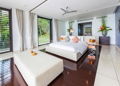 CAP6101: Luxury 6-bedroom Villa with a private Beach on its front and Panoramic Sea View