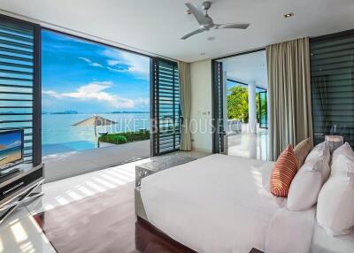 CAP6101: Luxury 6-bedroom Villa with a private Beach on its front and Panoramic Sea View