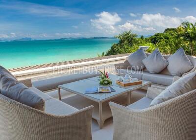 CAP6101: Luxury 6-bedroom Villa with a private Beach on its front and Panoramic Sea View