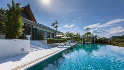 CAP6101: Luxury 6-bedroom Villa with a private Beach on its front and Panoramic Sea View