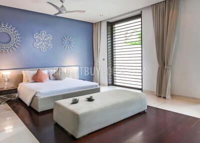 CAP6101: Luxury 6-bedroom Villa with a private Beach on its front and Panoramic Sea View