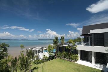 CAP6101: Luxury 6-bedroom Villa with a private Beach on its front and Panoramic Sea View