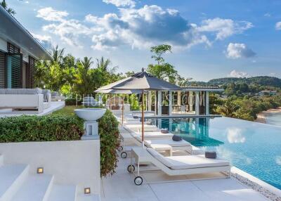 CAP6101: Luxury 6-bedroom Villa with a private Beach on its front and Panoramic Sea View