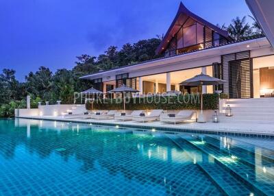 CAP6101: Luxury 6-bedroom Villa with a private Beach on its front and Panoramic Sea View