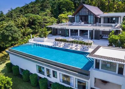 CAP6101: Luxury 6-bedroom Villa with a private Beach on its front and Panoramic Sea View