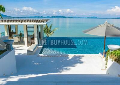 CAP6101: Luxury 6-bedroom Villa with a private Beach on its front and Panoramic Sea View