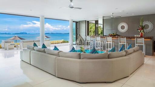 CAP6101: Luxury 6-bedroom Villa with a private Beach on its front and Panoramic Sea View