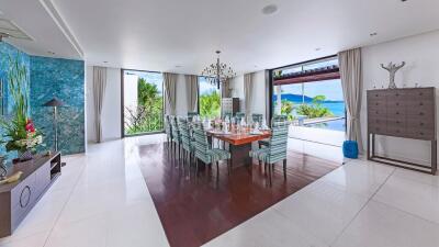 CAP6101: Luxury 6-bedroom Villa with a private Beach on its front and Panoramic Sea View