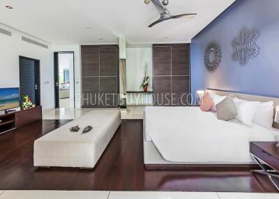 CAP6101: Luxury 6-bedroom Villa with a private Beach on its front and Panoramic Sea View