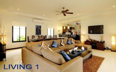 NAI5456: Beautiful Villa with 6 Bedrooms and Swimming Pool in Secured Area, Nai Harn