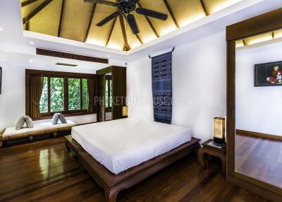 SUR1293: Luxury Three Bedroom Villa in Surin