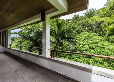 SUR1293: Luxury Three Bedroom Villa in Surin