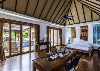 SUR1293: Luxury Three Bedroom Villa in Surin