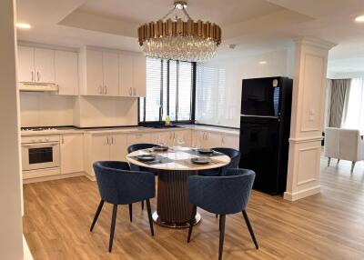 Modern kitchen with dining area