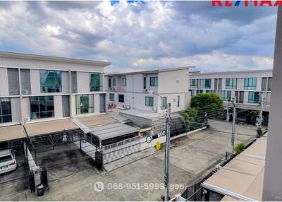 150 Sqm., 3 Beds Townhouse listed for ฿ 3,700,000.