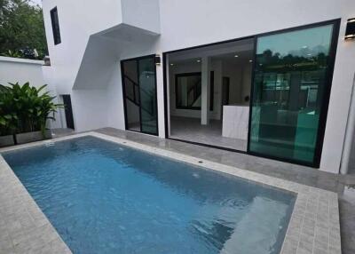 Newly Renovated 4-Bedroom Villa In Saiyuan. Rawai