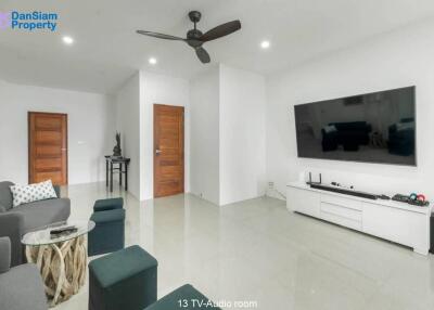 Elegant Samui 5-Bedroom Seaview Villa off Chaweng Bay