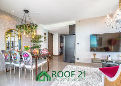 Spacious 2-Bedroom Corner Unit on the Highest Floor with Sea View & Balcony Jacuzzi—Steps from Jomtien Beach!