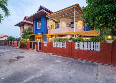 Two Storey 4 Bedroom Thai Style Pool Villa For Sale In Soi 88