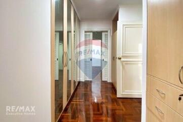 Pet Friendly 3-Bedroom Condo at Kalista Mansion, 13 Mins Walk to MRT Phetchaburi