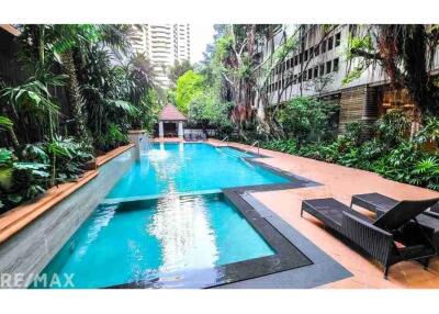 Pet Friendly 3-Bedroom Condo at Kalista Mansion, 13 Mins Walk to MRT Phetchaburi