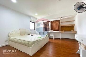 Pet Friendly 3-Bedroom Condo at Kalista Mansion, 13 Mins Walk to MRT Phetchaburi