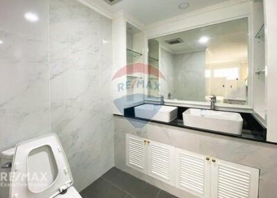 Pet Friendly 3-Bedroom Condo at Kalista Mansion, 13 Mins Walk to MRT Phetchaburi