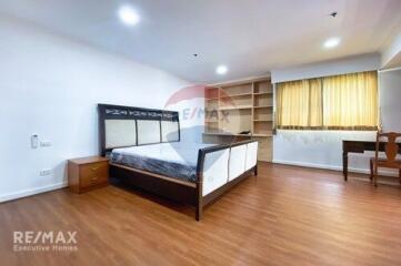 Pet Friendly 3-Bedroom Condo at Kalista Mansion, 13 Mins Walk to MRT Phetchaburi