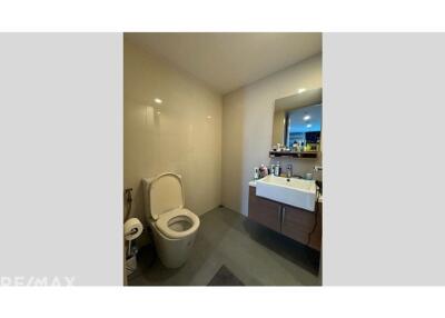 Haus 23 Ratchada - Ladprao Condo: Price to Sell, MRT Lat Phrao 5 Mins Walk