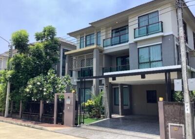 Front view of a modern multi-storey house