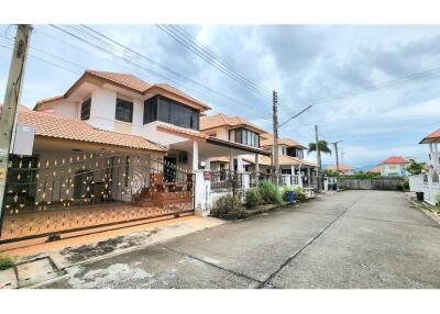 120 Sqm., 4 Beds, 2 Baths Townhouse listed for ฿ 3,550,000.