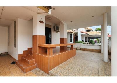 120 Sqm., 4 Beds, 2 Baths Townhouse listed for ฿ 3,550,000.