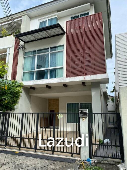 3 Bedroom 4 Bathroom 200 SQ.M.  Thanapat Huas Sathorn Narathiwas