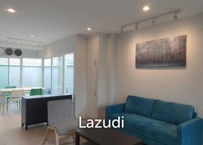 3 Bedroom 4 Bathroom 200 SQ.M.  Thanapat Huas Sathorn Narathiwas