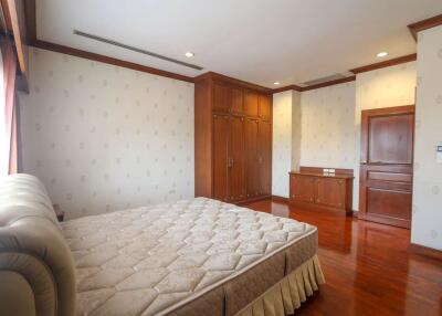 Spacious Property with Guest House Near International Schools