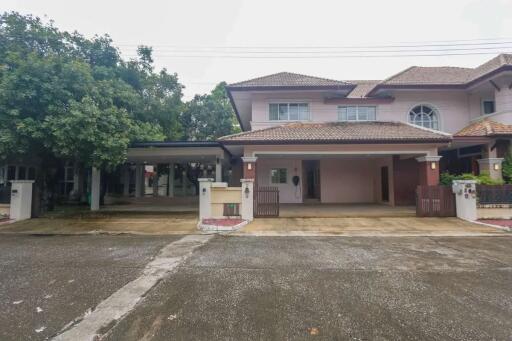 Spacious Property with Guest House Near International Schools