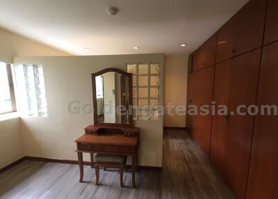 3 Bedrooms Family-Friendly Apartment - Sukhumvit 39, Phrom Phong